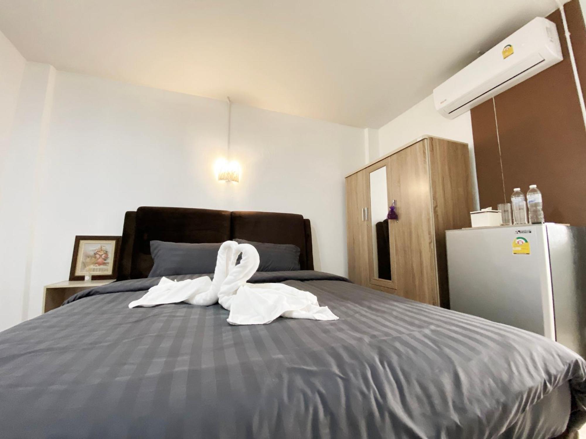 7 เฮาส์ Aparthotel เชียงใหม่ ภายนอก รูปภาพ