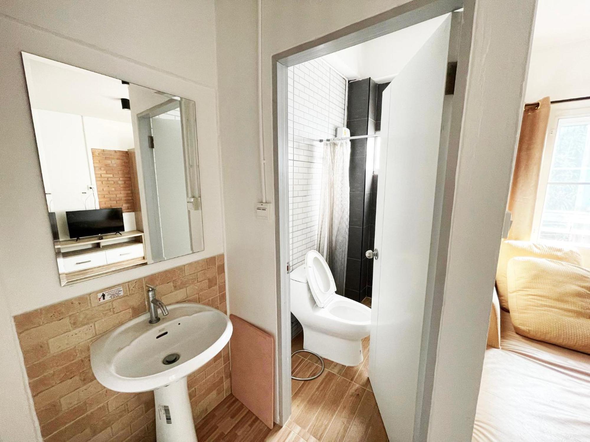 7 เฮาส์ Aparthotel เชียงใหม่ ภายนอก รูปภาพ